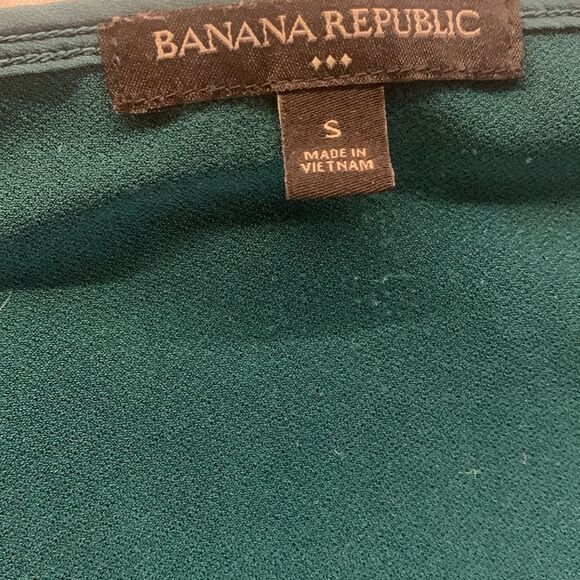 BANANA REPUBLIC, sleeveless, V-neck,. Small. New condition - Picture 3 of 7